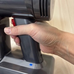 ダイソンv7スティック型コードレス掃除機　ジャンク品の画像