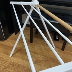 決まりました美品【NITORI】コンパクト X型物干し 室内干し 折り畳み式の画像