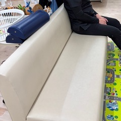 3人がけ受付用ソファーの画像