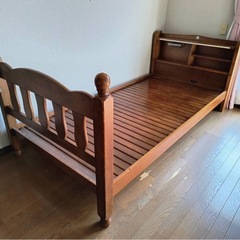 ベッドフレームの画像