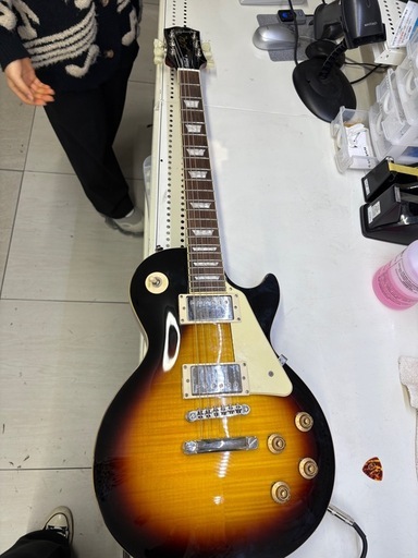 EPIPHONE エレキギター レスポールタイプ ロッド余裕 ※フレット数字書いてありま 余裕あり す動作確認済み 240815 余裕少ない 21660 スタンダード