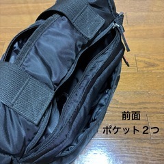 軽量　トートバック　ポケット多数　現行販売品　古いけれどあまり痛みありませんの画像