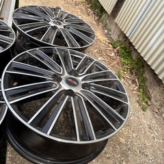 16インチ アルミホイールの画像