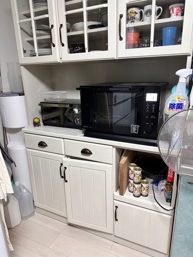 値下げしました。可愛い食器棚