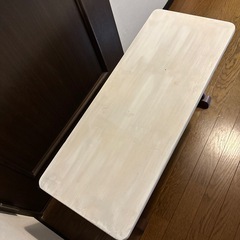 木製椅子の画像