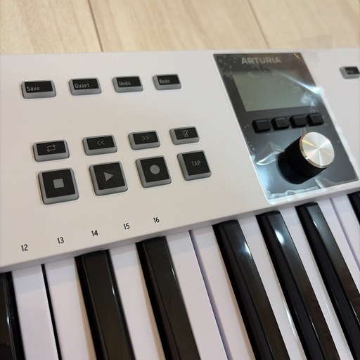 MIDIキーボード　Arturia KeyLab Essential 49　mk3