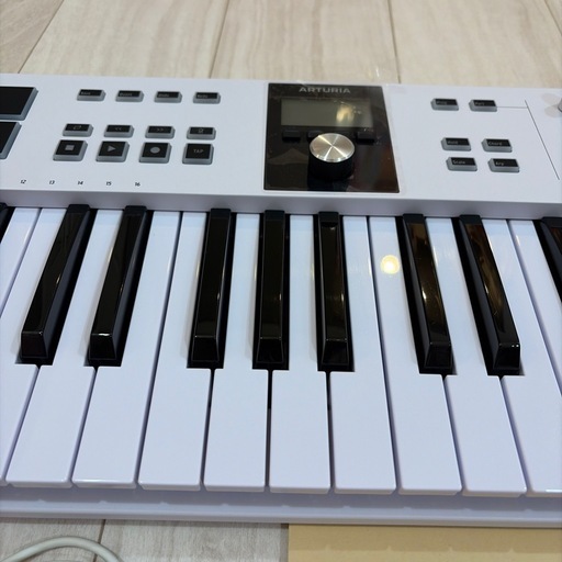 MIDIキーボード　Arturia KeyLab Essential 49　mk3