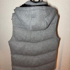 メンズ　ダウンベストの画像