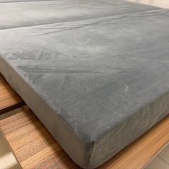 クイーンサイズベット(2人用ベット)の画像