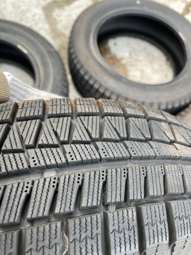 スタッドレスタイヤ（冬タイヤ）4本セット】2020年製 ブリヂストン ICEPARTNER2 175/65R15 バリ溝