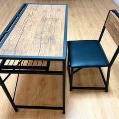 （決まってません）ニトリ　デスクセットの画像