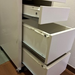 収納家具の画像