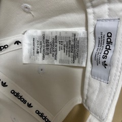 アディダス　キャップ　白の画像