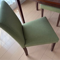 ダイニングテーブル、椅子の画像