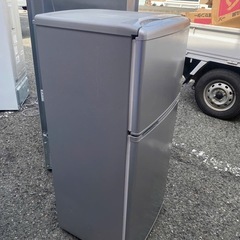 NO B975🌈福岡市内配送設置無料✨🌈AQR-111E-S 冷蔵庫 アーバンシルバー [109L /2ドア /右開きタイプ]の画像