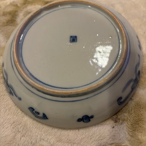 伝統的な日本の陶器皿