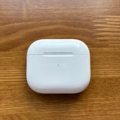 Apple airpods3 本体一式　Lightning充電　ほぼ使ってません。の画像