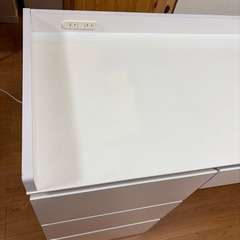 学習机ホワイトの画像