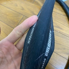 自転車タイヤ2本の画像