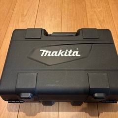 マキタ　電動ドリルドライバー　バッテリー2個付
の画像
