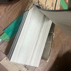 フロアタイル　未使用の画像