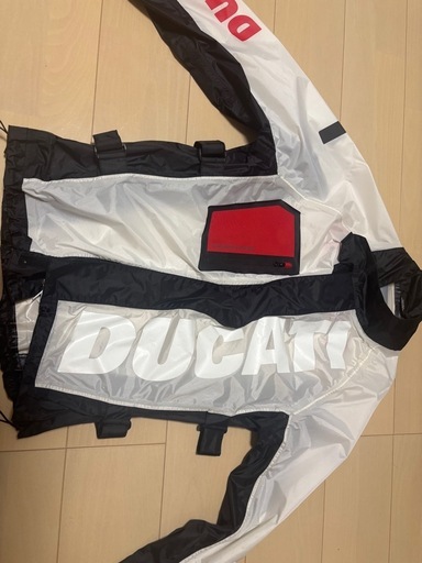 DUCATIとREV'IT!のコラボジャケット