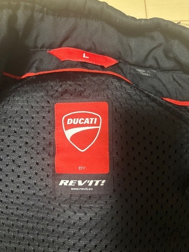 DUCATIとREV'IT!のコラボジャケット