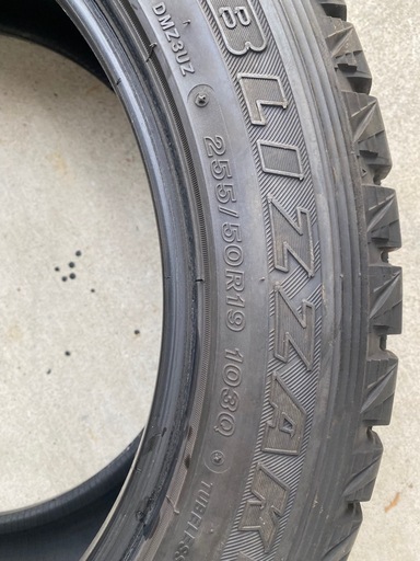 255/50R19  スタッドレス　レクサスアルファード輸入などに