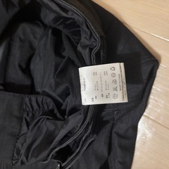 スノボウェア上下セット、ゴーグル、グローブ付きの画像