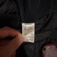 スノボウェア上下セット、ゴーグル、グローブ付きの画像