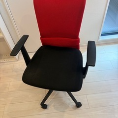 IKEAデスク+モニター上下ラック+椅子の画像