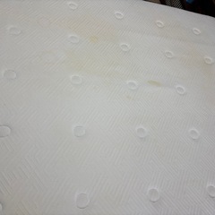 【4/11まで引き取り希望】クイーンベッドフレーム（マットレス、カバーも引き渡し可能）の画像