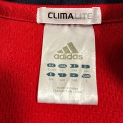 adidasフード付き　160サイズの画像