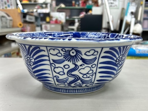 ●骨董品！明治前期 伊万里焼「ベロ藍」染付ベロ藍草花紋大鉢 深鉢　当時の製造技術によるボコボコ感あり！