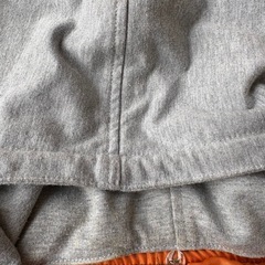 カーキ色　 グレーのフード付きジャケット Mサイズ の画像