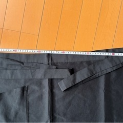 ブラック　エプロンの画像