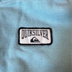 Quiksilver 水色 フード付きパーカー 10／12サイズの画像