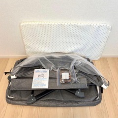 折りたたみ式ベビーベッド グレー メッシュカバー付き
の画像