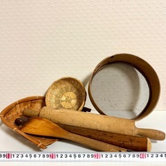 【300円・昭和レトロ】祖父母愛用のキッチン道具セット（竹箕・ザル・粉ふるい・麺棒）の画像