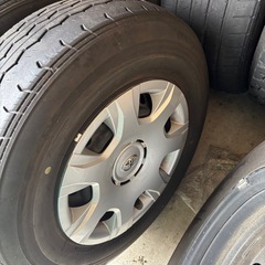 ハイエース純正ホイールタイヤセット
の画像