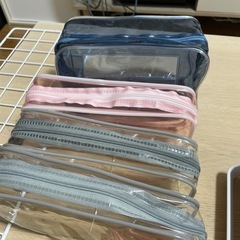 ダイソー　クリアビニールポーチなどの画像