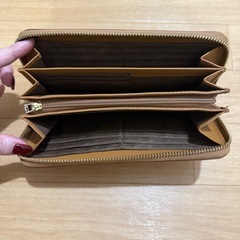 PINKY&DIANNE ロゴ入り長財布 ベージュの画像