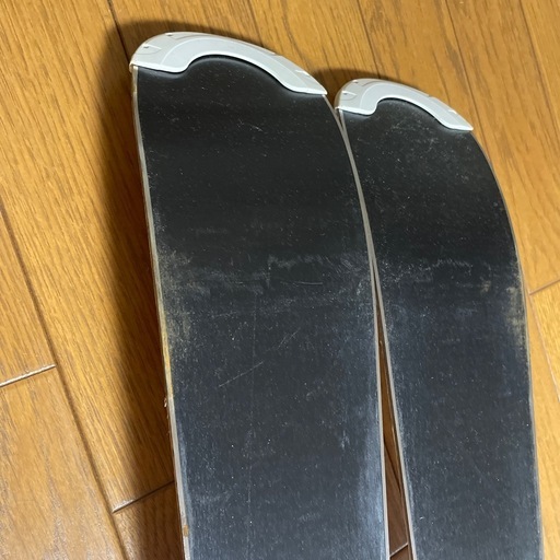 スキー板Rossignol Fun Girl とミニオン柄のストック