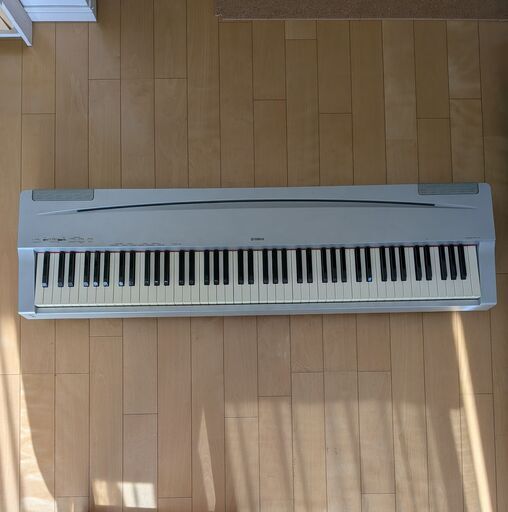 電子ピアノ（YAMAHA P-70）