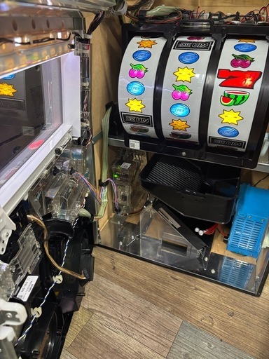 美品 Sammy サミー 5.9号機 パチスロ ディスクアップ/ZS コイン不要機 ボリューム調整 スロット台