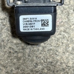 日産ノートE12 フロントグリルカメラの画像