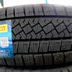 PIRELLI ICE ZERO 
スタッドレスタイヤの画像