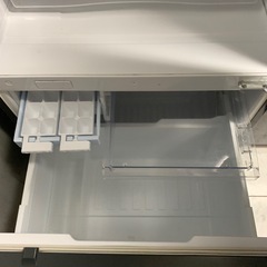 赤色の300L冷蔵庫、MR-D30S-R
の画像