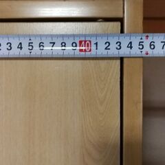 【無料】5段の扉付き本棚差し上げます。の画像