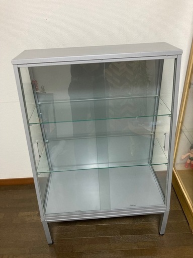 ガラスショーケース